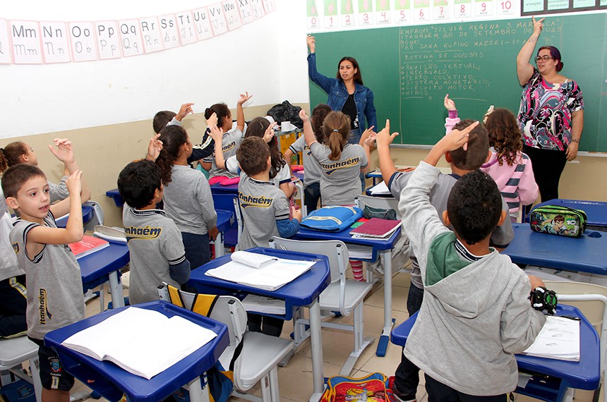 Juninho Dias pede inclusão do ensino de Libras nas escolas