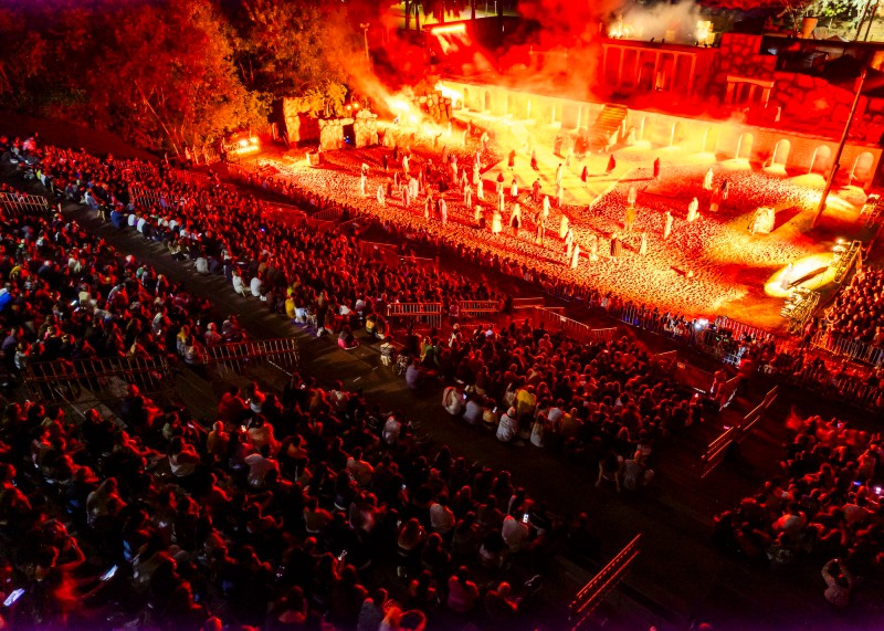 Via Crucis reúne milhares e consolida sucesso em SBO