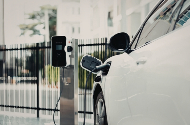 carro-eletrico-carregador