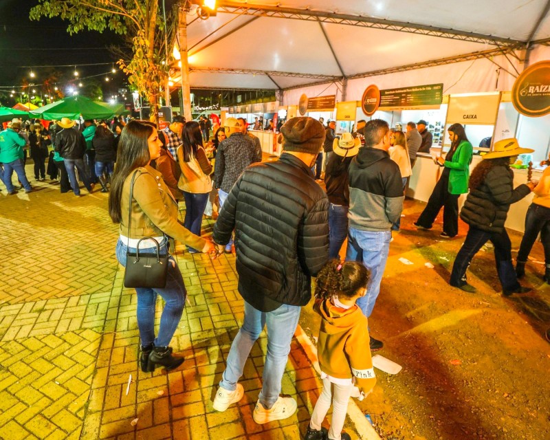 Festival Raízes divulga cardápio completo da praça de alimentação solidária