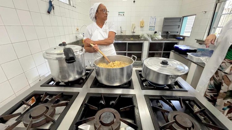 Nova Odessa orienta famílias e merendeiras sobre alimentação infantil