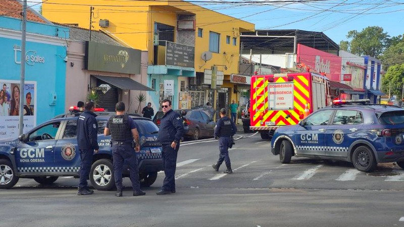 Pane elétrica provoca incêndio em carro no Centro de Nova Odessa