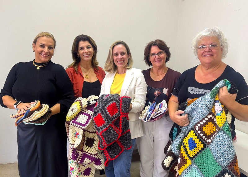 Primeira-dama de SBO visita oficinas do “Quadradinhos de Amor”