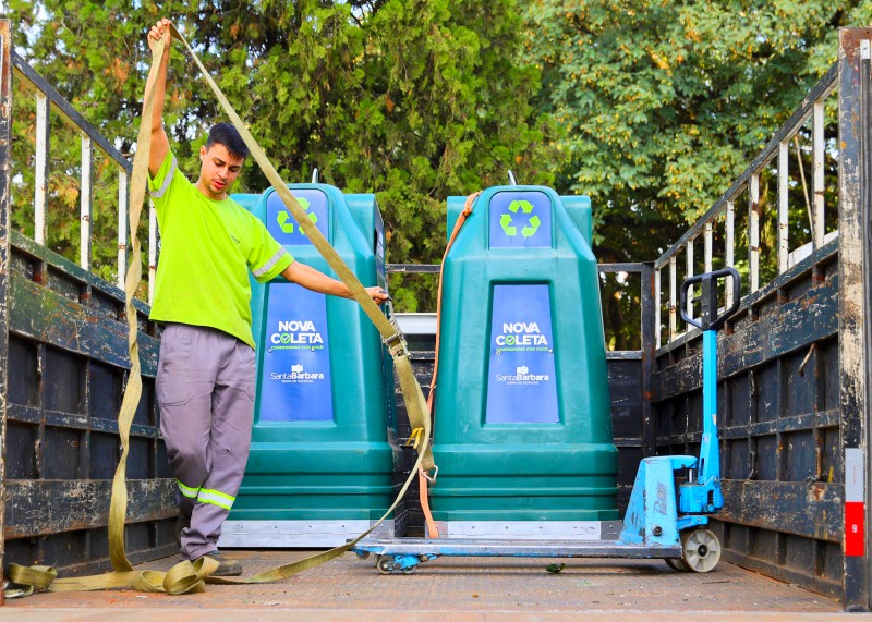 Santa Bárbara instala iglus para coleta reciclável