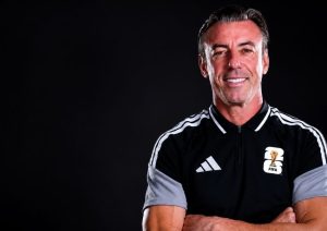 Barbarense Raphael Claus apita Espanha x Arábia Saudita nesse domingo
