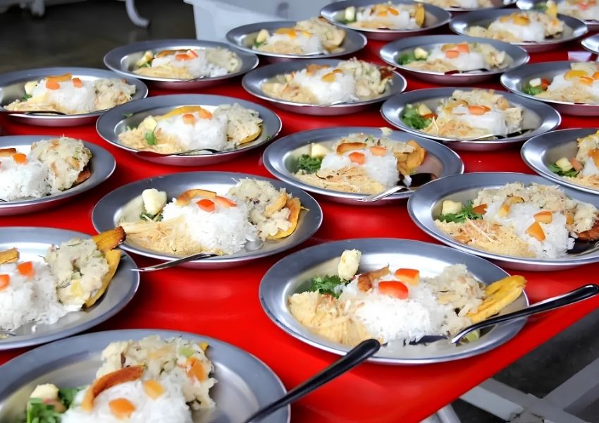 Escolas de SP abrem inscrições para merenda nas férias