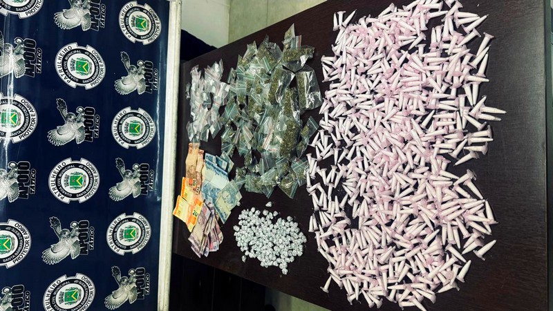 GCM apreende mais de 900 porções de drogas no Romano