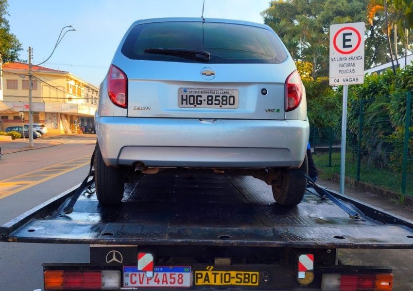 GCM localiza carro furtado e com sinais adulterados em SBO
