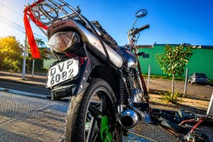 GCM prende dois homens por tráfico e moto adulterada em SBO