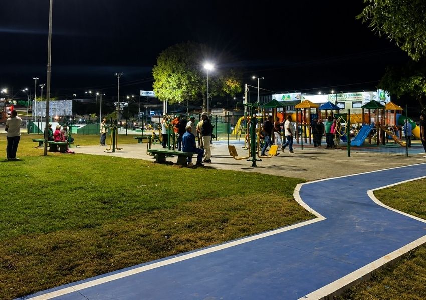 Prefeito entrega nova praça e pista de skate em Nova Veneza