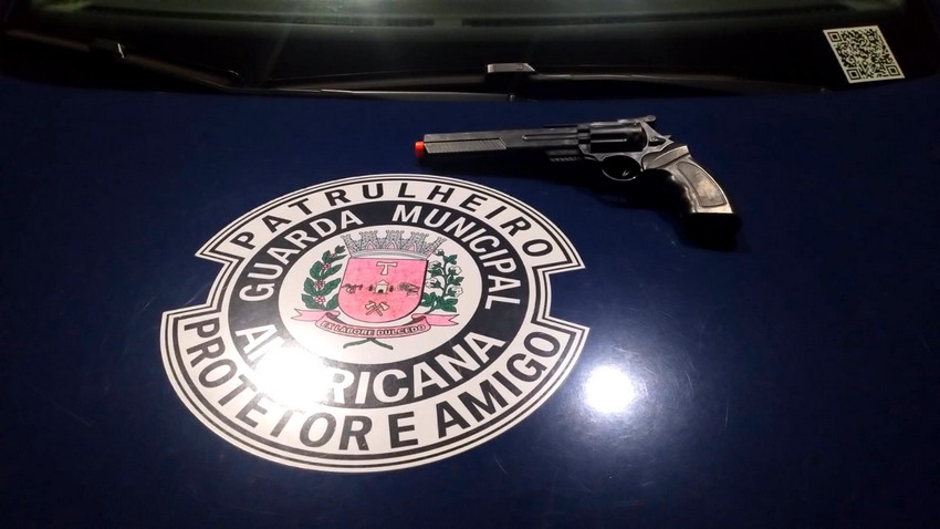 Gama apreende réplica de arma após denúncia de perseguição em Americana