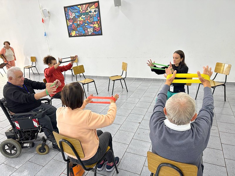 Americana lança Fisio Ativa 60+ com fisioterapia para idosos