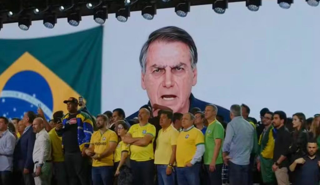 Moraes dá 48 horas para Bolsonaro explicar vídeo com IA exibido pelo PL
