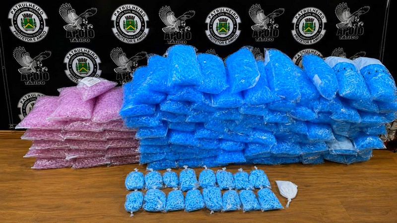 GCM prende homem e apreende mais de 2,4 mil porções de cocaína no Romano