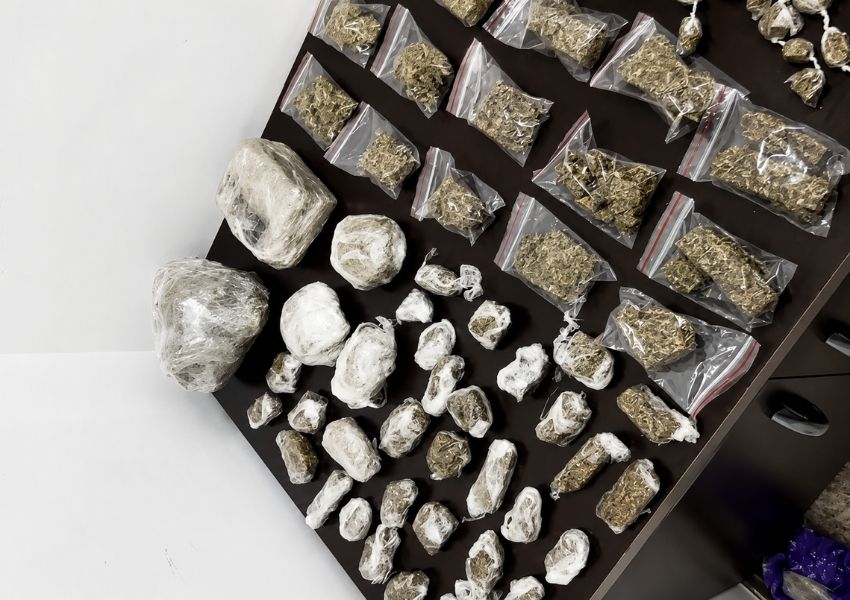 Gama prende trio e desarticula casa usada para preparo de drogas em Americana