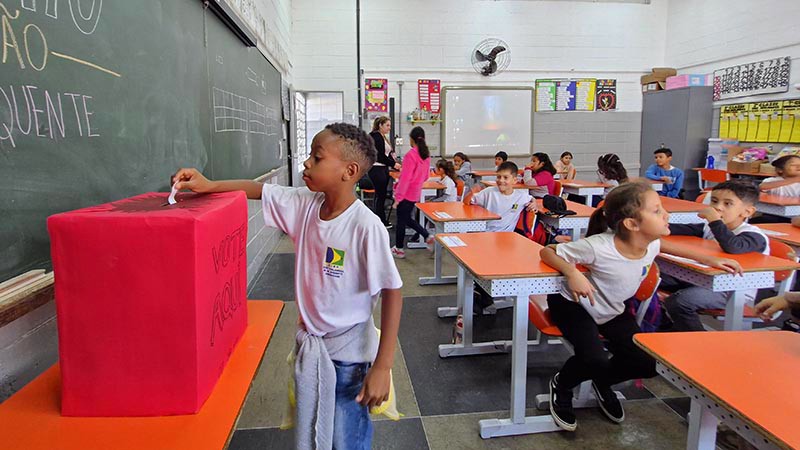 Mais de 14 mil alunos entram em férias na rede municipal de Americana