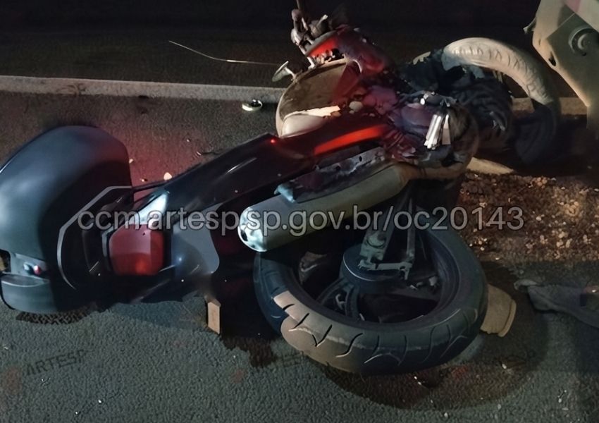 Motociclista morre após bater na traseira de carreta na Rodovia Anhanguera