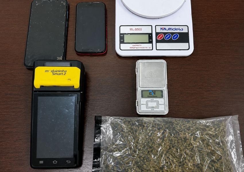 PM apreende adolescente e descobre ponto de tráfico em adega de Americana