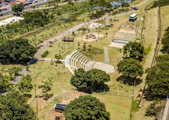 Parque dos Jacarandás