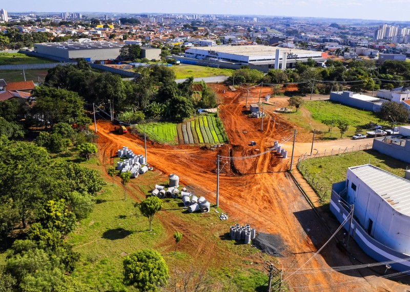 Pavimentação no Jardim Adélia avança após espera de 30 anos