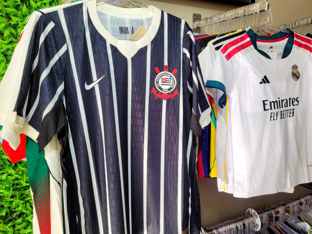 Polícia Civil apreende 160 camisas falsificadas em loja de Santa Bárbara