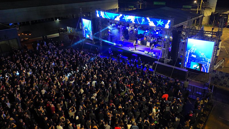 Rock Day Americana reúne multidão e estreia com sucesso no CCA