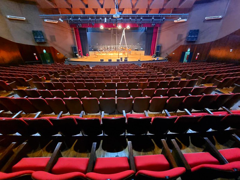 Teatro de Americana recebe mostra de dança com 60 bailarinos nessa quarta