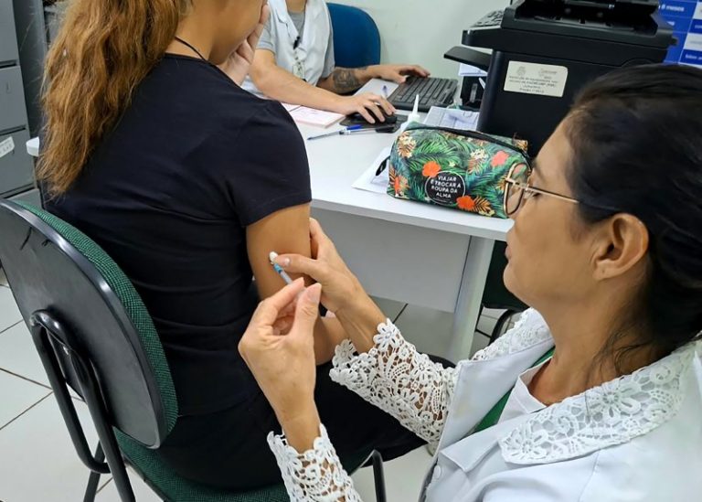 Americana e Santa Bárbara vacinam 1.393 pessoas no Dia D