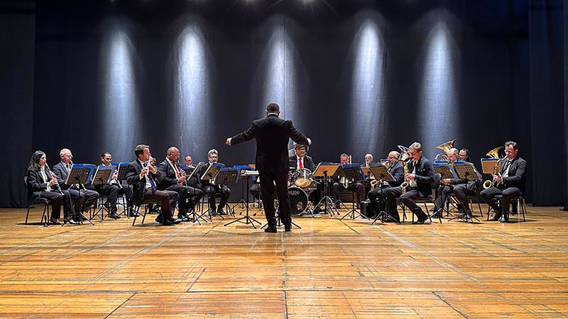 Banda Municipal e Banda AR40 fazem show pelos 48 anos do Zanaga