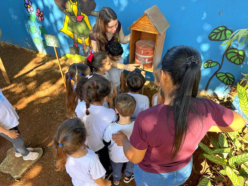Casa da Agricultura recebe 60 alunos para atividades ambientais