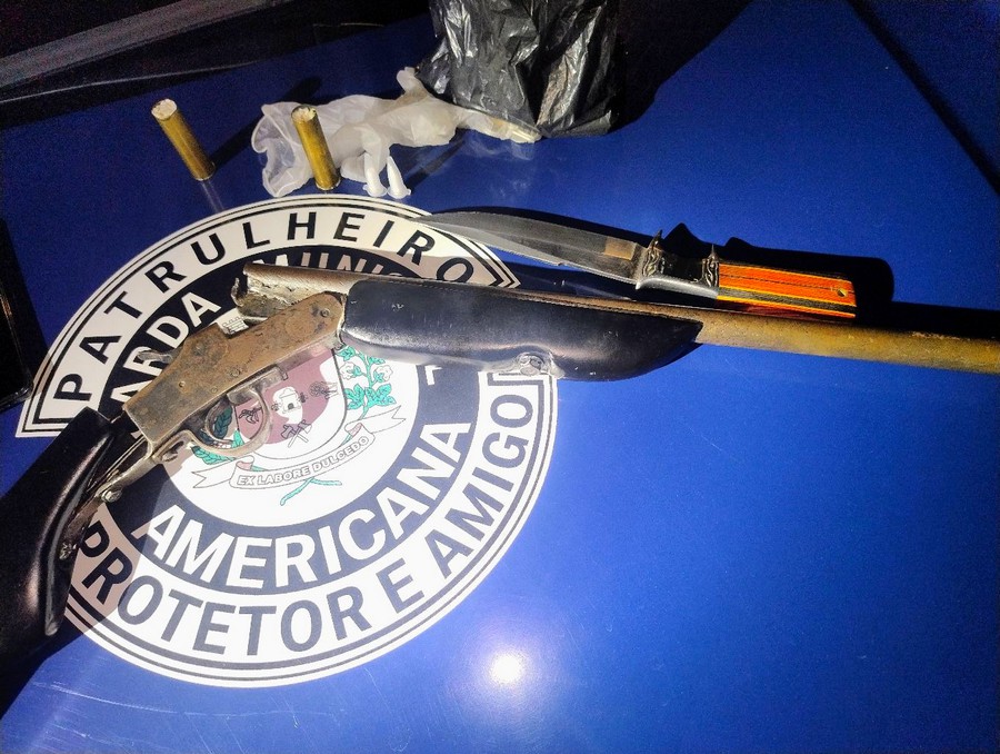 Homem é preso com espingarda artesanal e cocaína em Americana