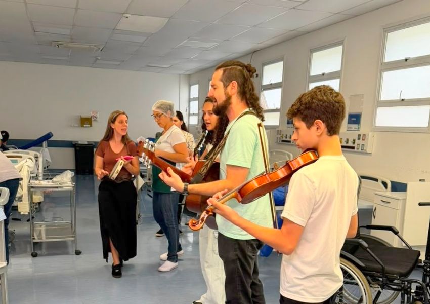 Hospital de Americana leva música a pacientes no Dia dos Pais