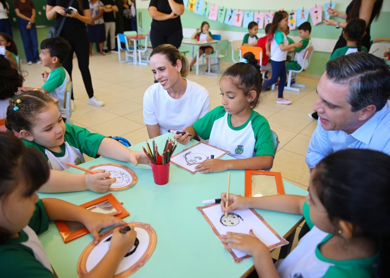 Maitê, de 5 anos, é homenageada após protagonizar Campanha do Agasalho em S. Bárbara 1 Maite de 5 anos e homenageada apos protagonizar Campanha do Agasalho em S. Barbara 1