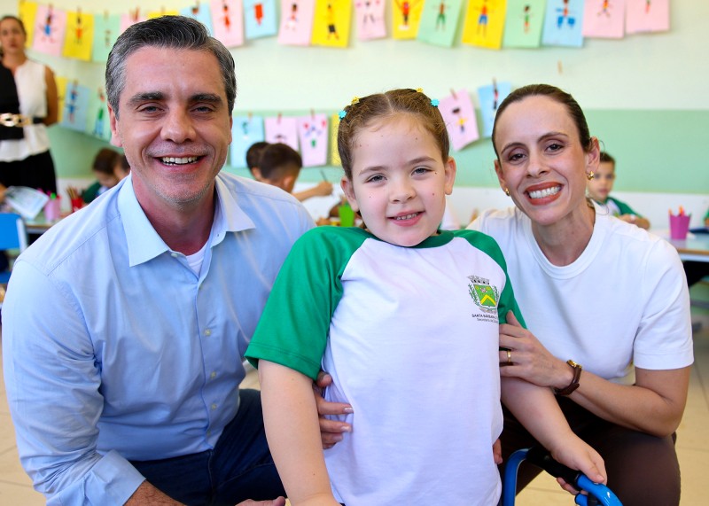 Maitê, de 5 anos, é homenageada após protagonizar Campanha do Agasalho em S. Bárbara