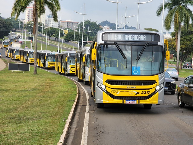 Ônibus (2) americana