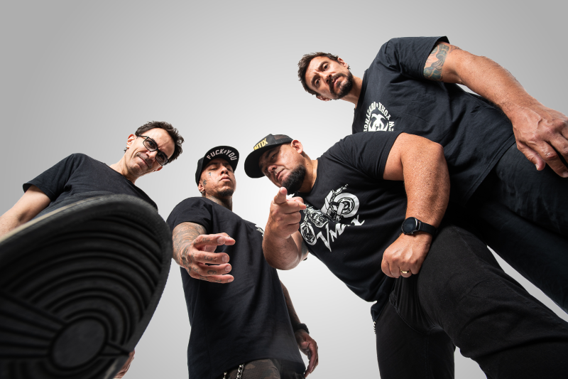 Raimundos volta ao Rock Fest com novo show, músicas e visual