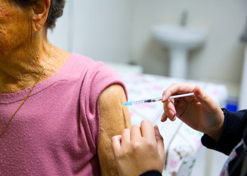 Vacinação contra a gripe supera 32 mil doses em Santa Bárbara