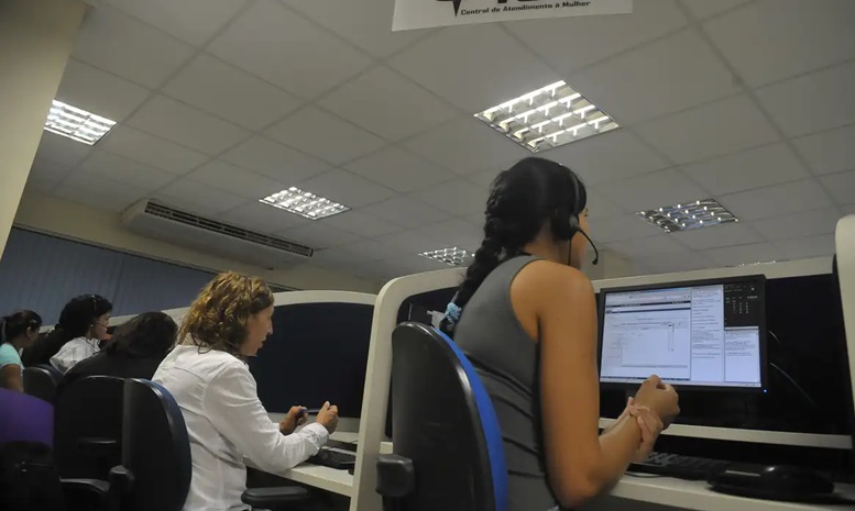 policia-atendimento-mulher-agencia-brasil