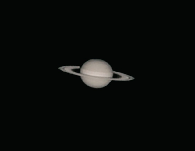 16.09.2026 Saturno visto pelo telescópio Celestron CGX-L 14 polegadas do OMA as 01h57 TU. Metodo afocal. Autor Carlos ANDRADE