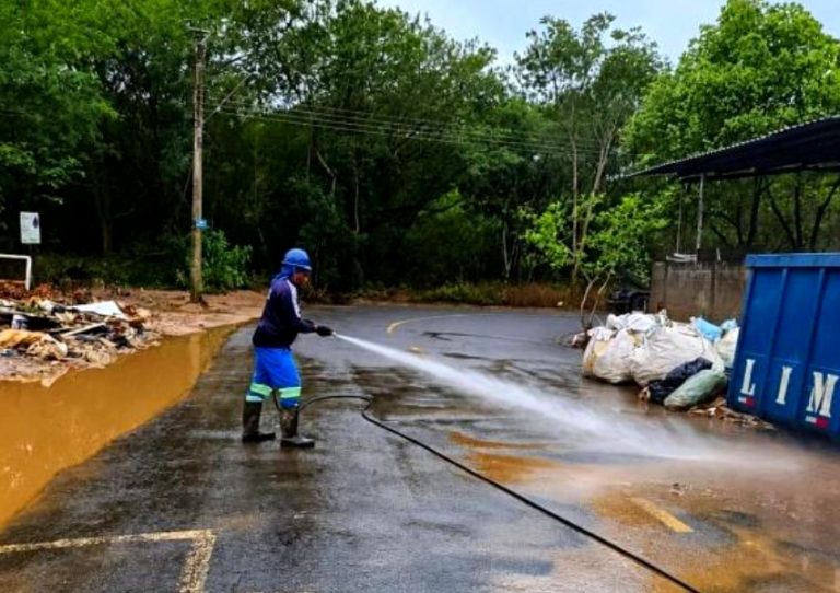 Chuva afeta 37 famílias e força-tarefa limpa ruas em Nova Odessa