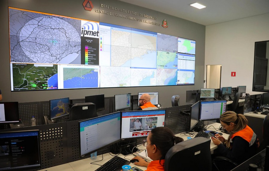 Cidades do interior de SP suspendem aulas após alerta de tornado