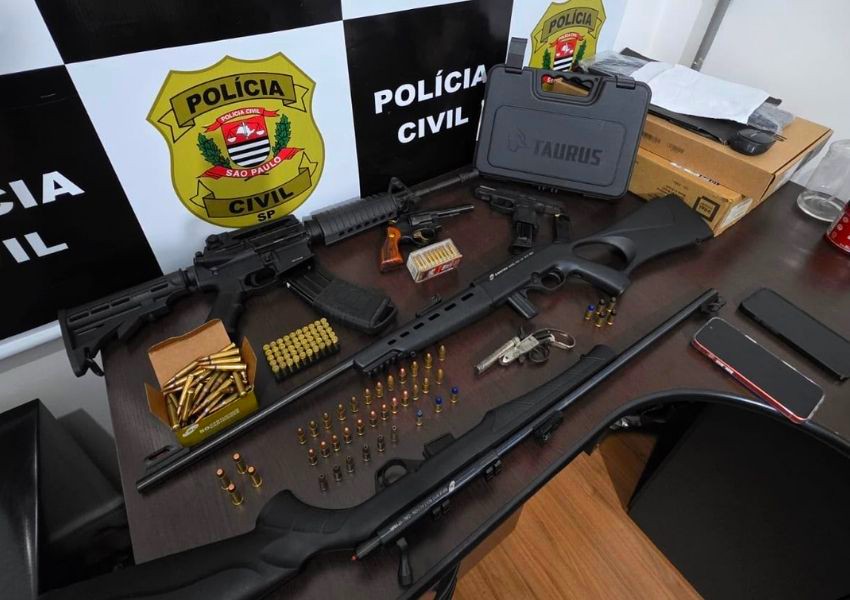 Comerciante é preso com fuzil, pistolas, carabinas e 204 munições em S. Bárbara