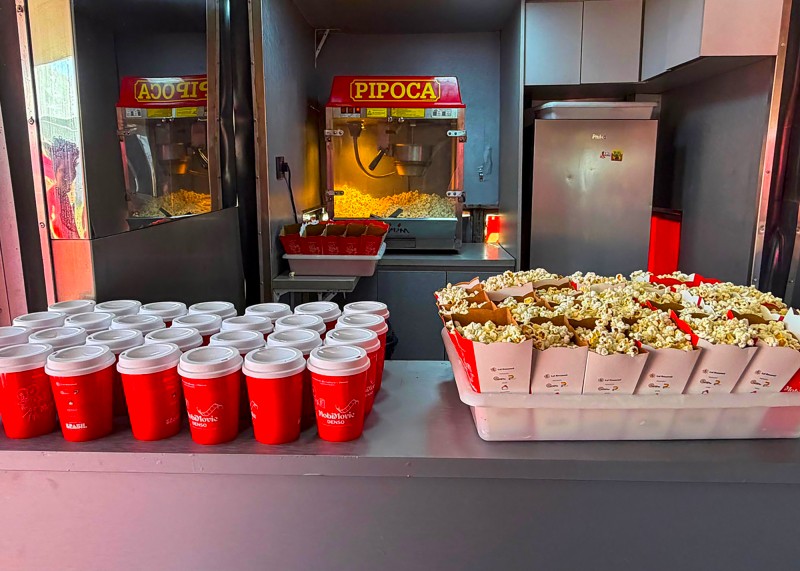 Denso leva carreta de cinema gratuito à Praça Central de Santa Bárbara
