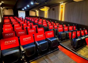 Denso leva carreta de cinema gratuito à Praça Central de Santa Bárbara