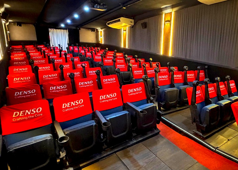 Denso leva carreta de cinema gratuito à Praça Central de Santa Bárbara