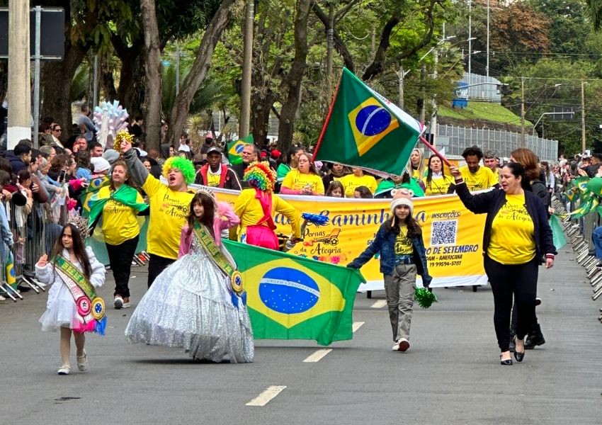 Desfile de 7 de Setembro em Americana leva 5 mil pessoas à Avenida Brasil