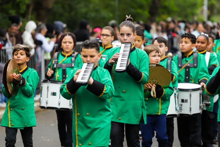 Desfile de 7 de Setembro reúne 7,5 mil pessoas em Santa Bárbara