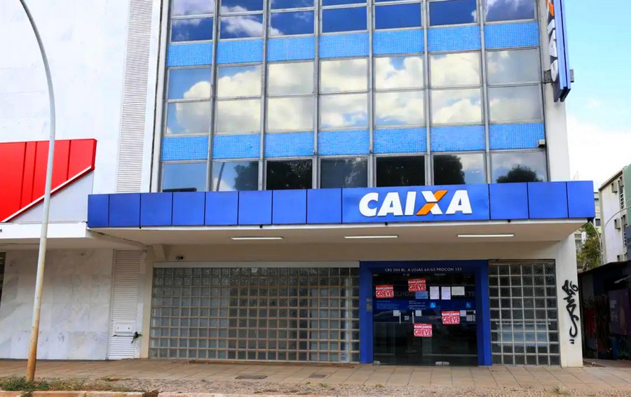 Empregados da Caixa decidem na segunda-feira sobre fim da greve