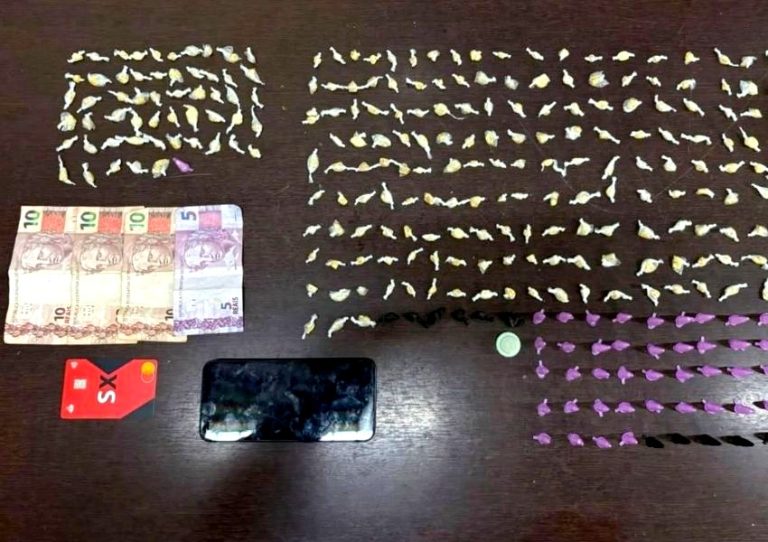 PM prende homem com 319 porções de crack e cocaína em Americana