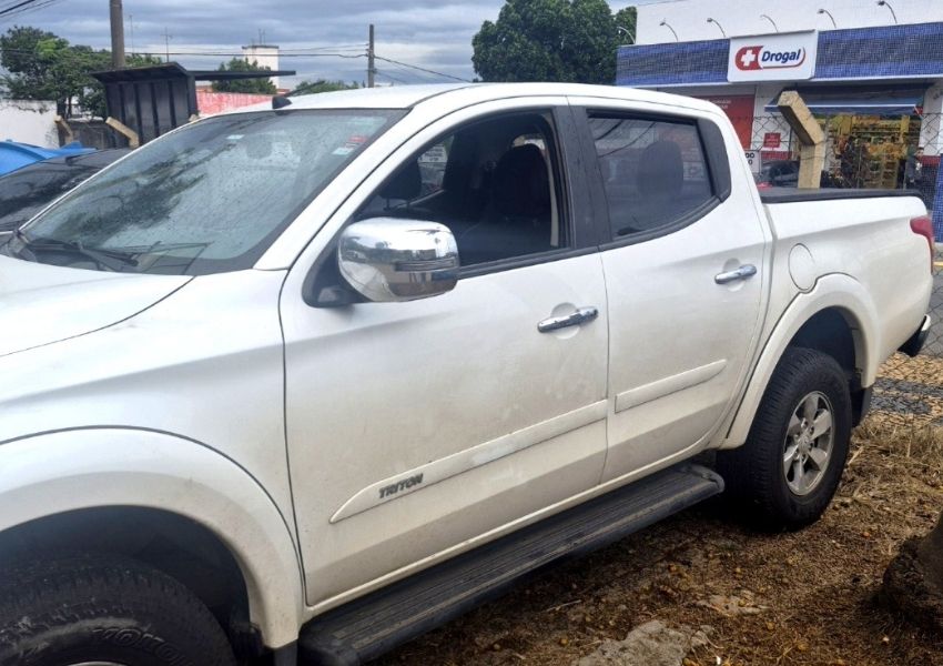 PM prende homem e recupera caminhonete furtada na Anhanguera